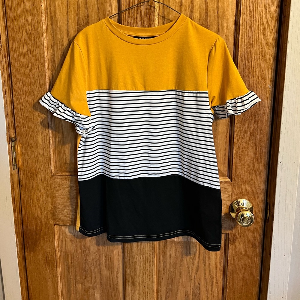 Women’s dress shirt size medium